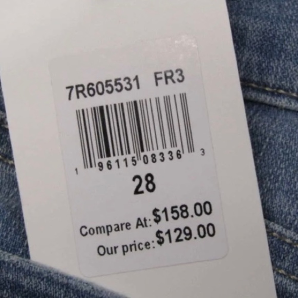 #15 7 For All Mankind Women's US 28 Mid Roll Denim Shorts Light Blue NWT 🔥 - Picture 3 of 7